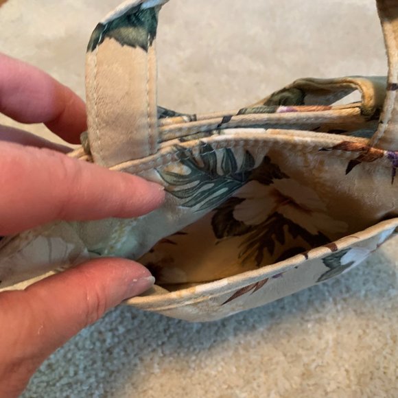 Two Small Purses - Silk Floral and Red Satin Like - Picture 8 of 11